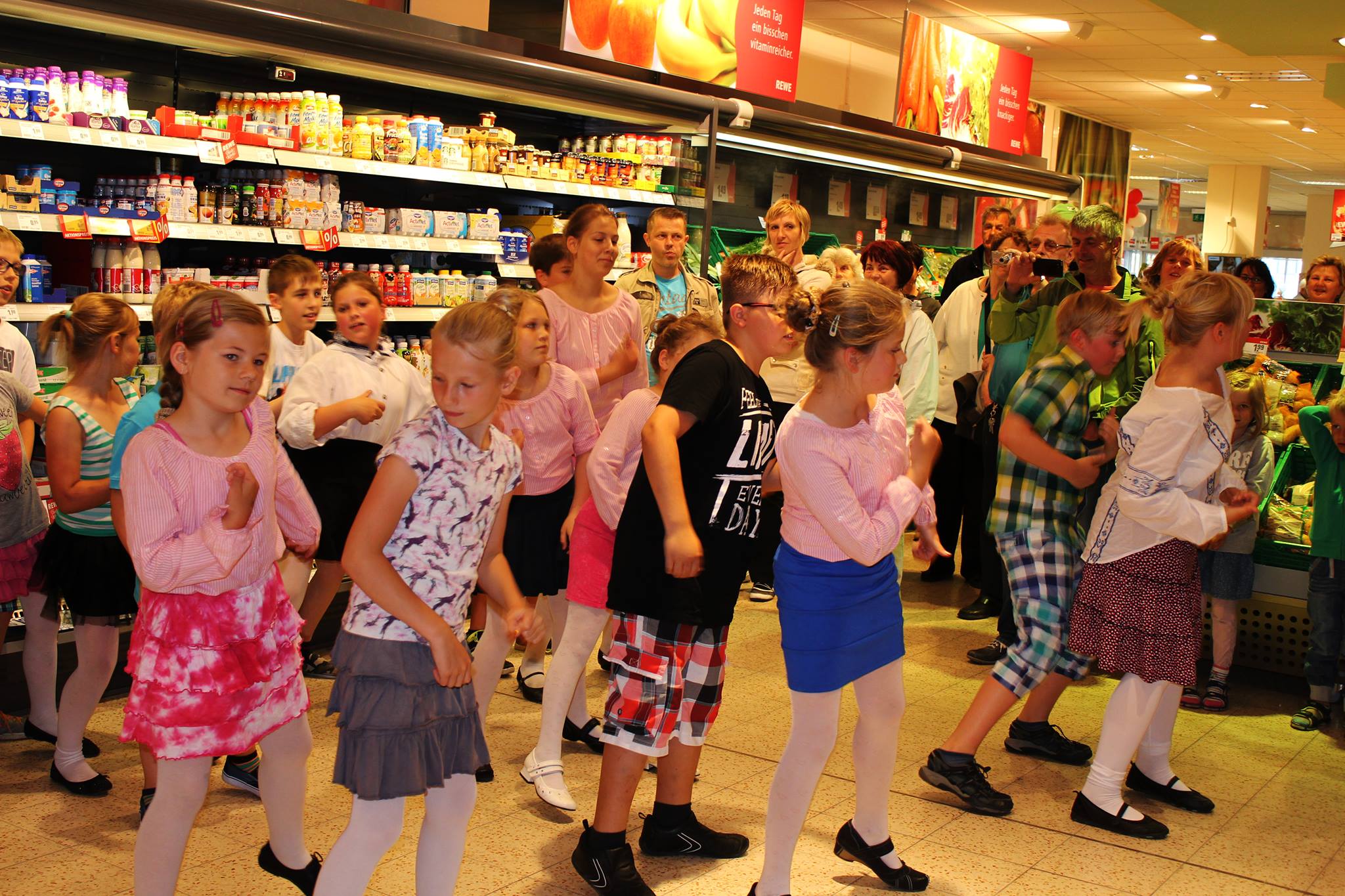 Unsere Kleinen im REWE, Sassnitzer

